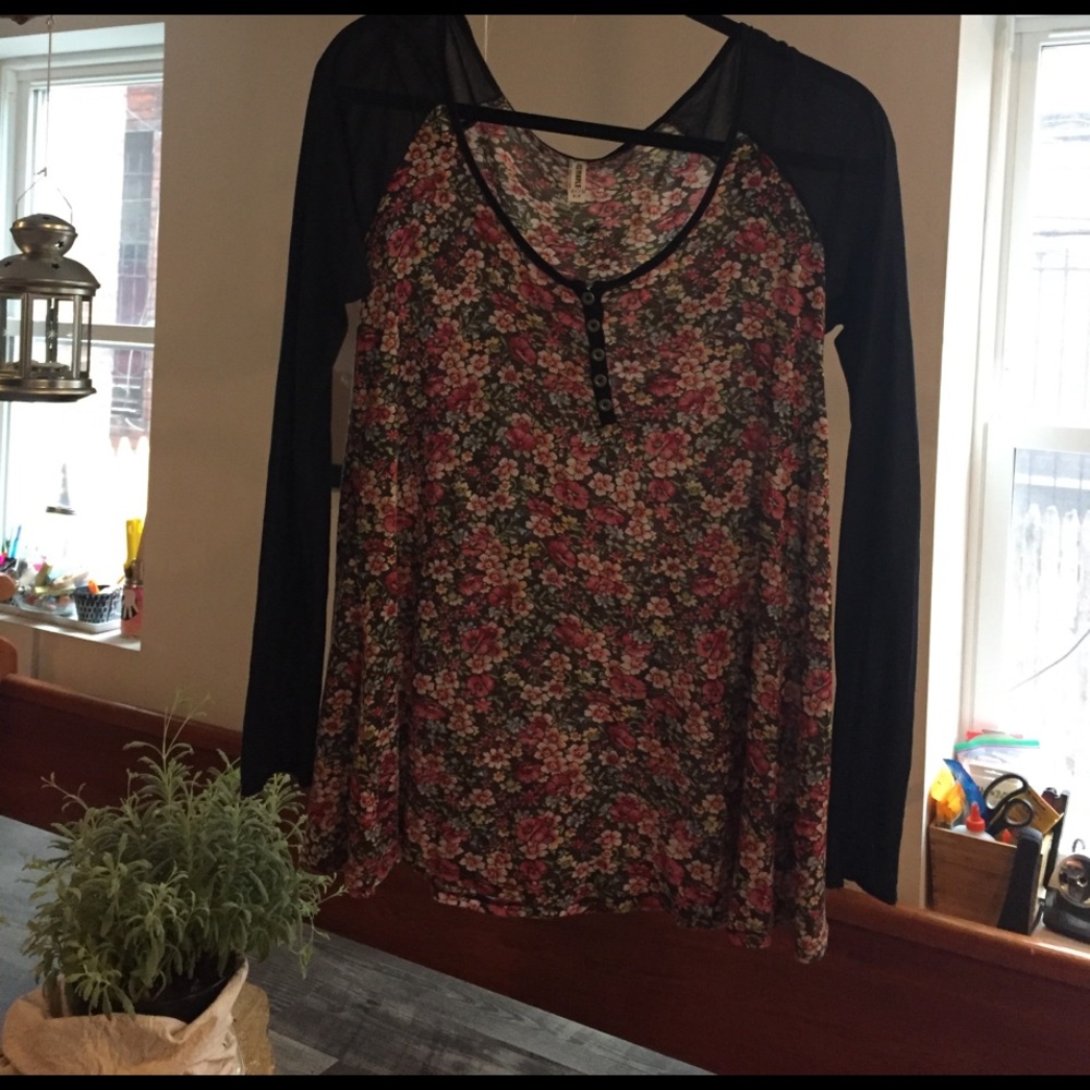 Free people baseball sleeve flowy shirt