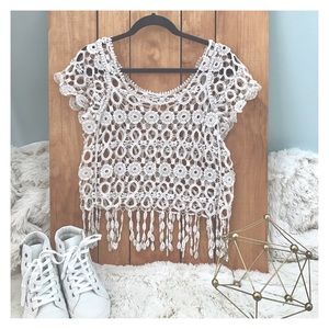 Price ⬇️ Beautiful Cutout Short Sleeve Blouse