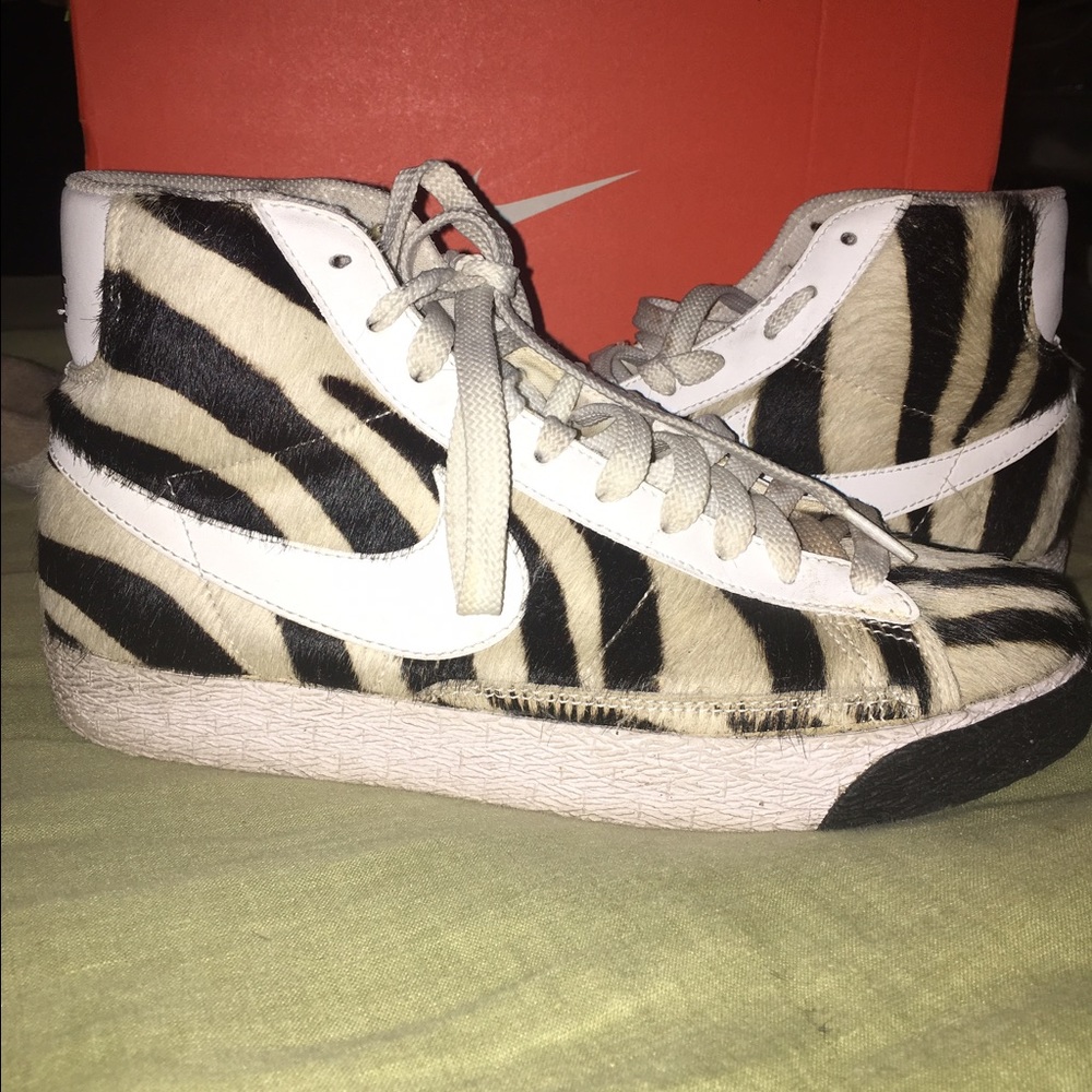 Women 2007 Women Zebra Nike Blazer (RARE)