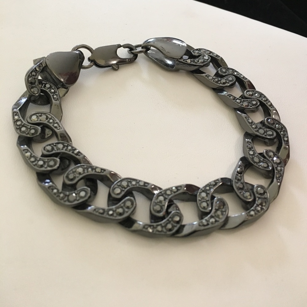 New gunmetal color men's bracelet 9" width 0.5"