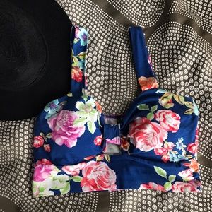 Floral Crop Top 🌸😍