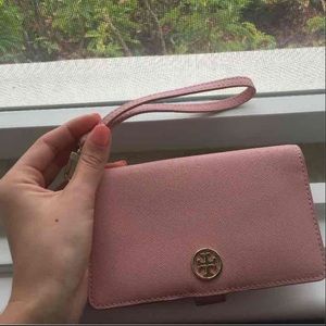 Tory burch rosie-pink wristlet