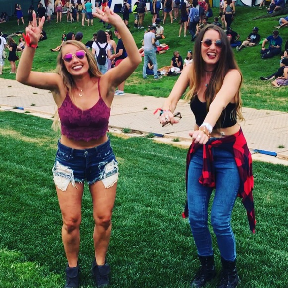 Meet Your Posher 🤓🙋🏻 - Picture 5 of 7