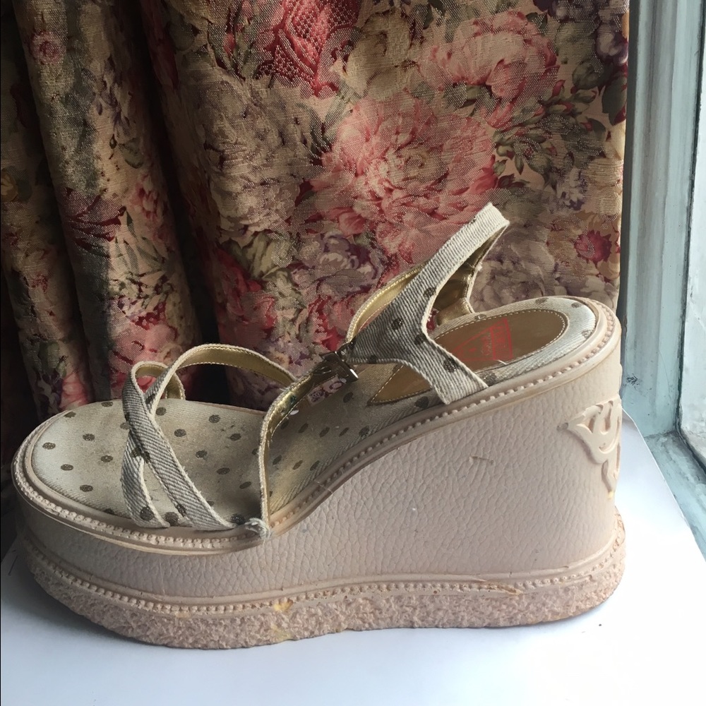 VINTAGE Fiorucci Crepe Platfrom Butterfly Wedge