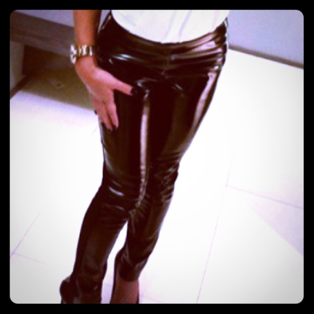 NWOT Marciano "Vinyl" Look Front Panel Pants XS - Picture 2 of 8