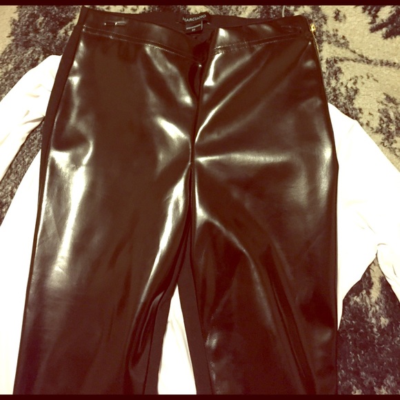 NWOT Marciano "Vinyl" Look Front Panel Pants XS - Picture 3 of 8