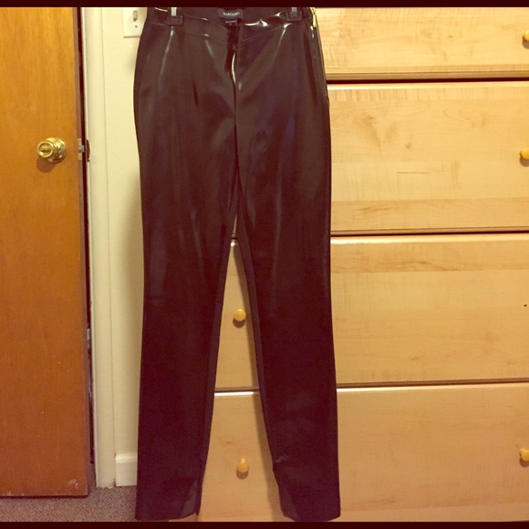 NWOT Marciano "Vinyl" Look Front Panel Pants XS - Picture 4 of 8