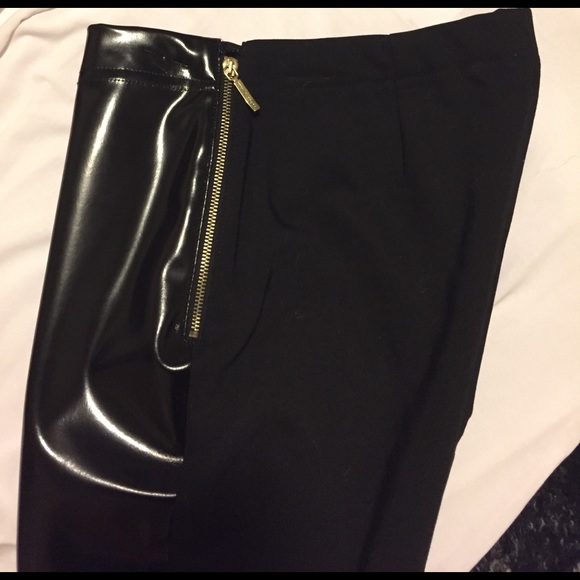 NWOT Marciano "Vinyl" Look Front Panel Pants XS - Picture 5 of 8