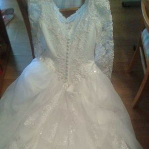 Oleg Cassini Dresses - Wedding dress with veil and tiara plus slip Oleg Cassini Dresses - Wedding dress with veil and tiara plus slip