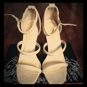 Size 6.5 liliana nude heel sandal