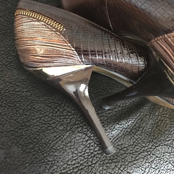 Shoes - Picture 3 of 3