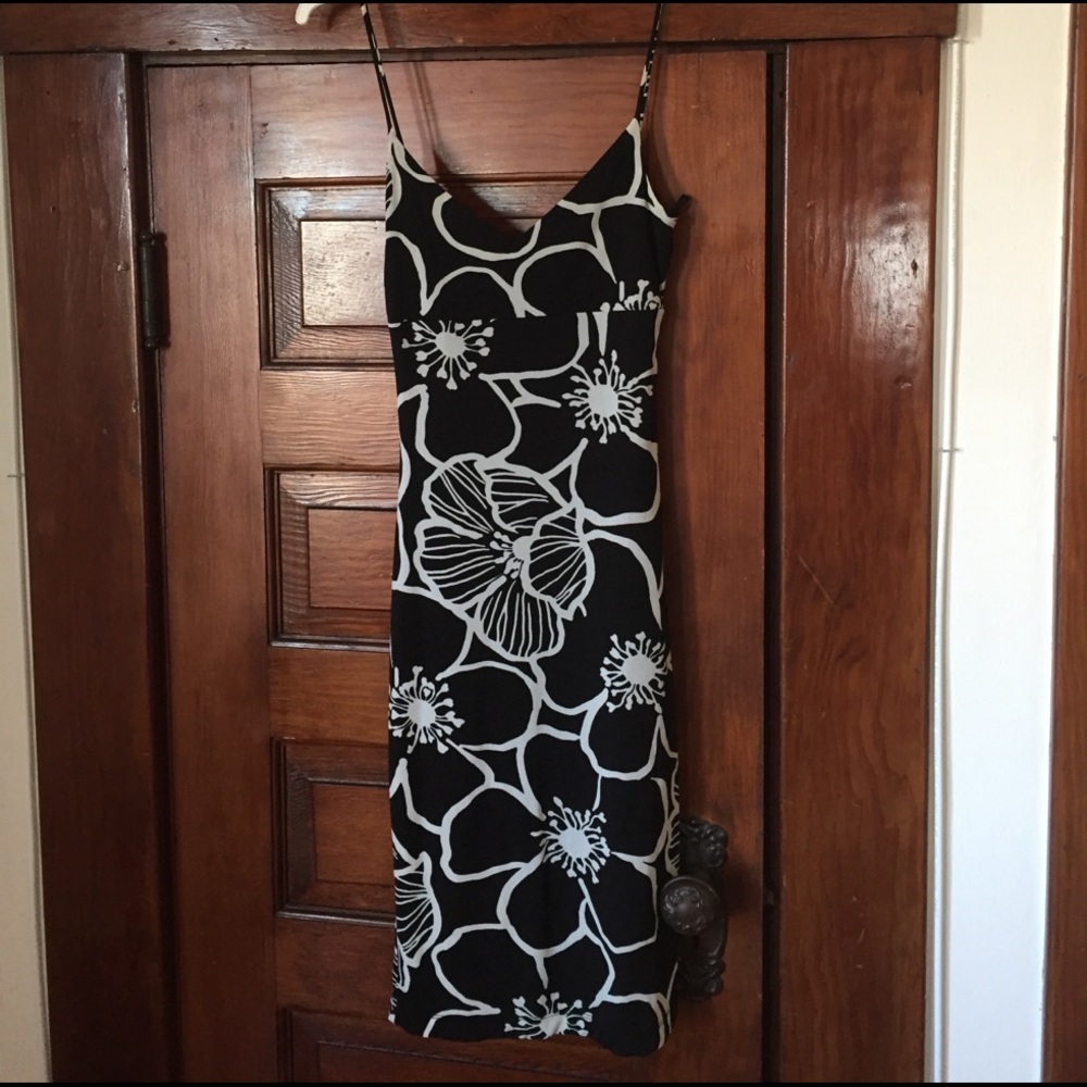NWOT beautiful Guess dress