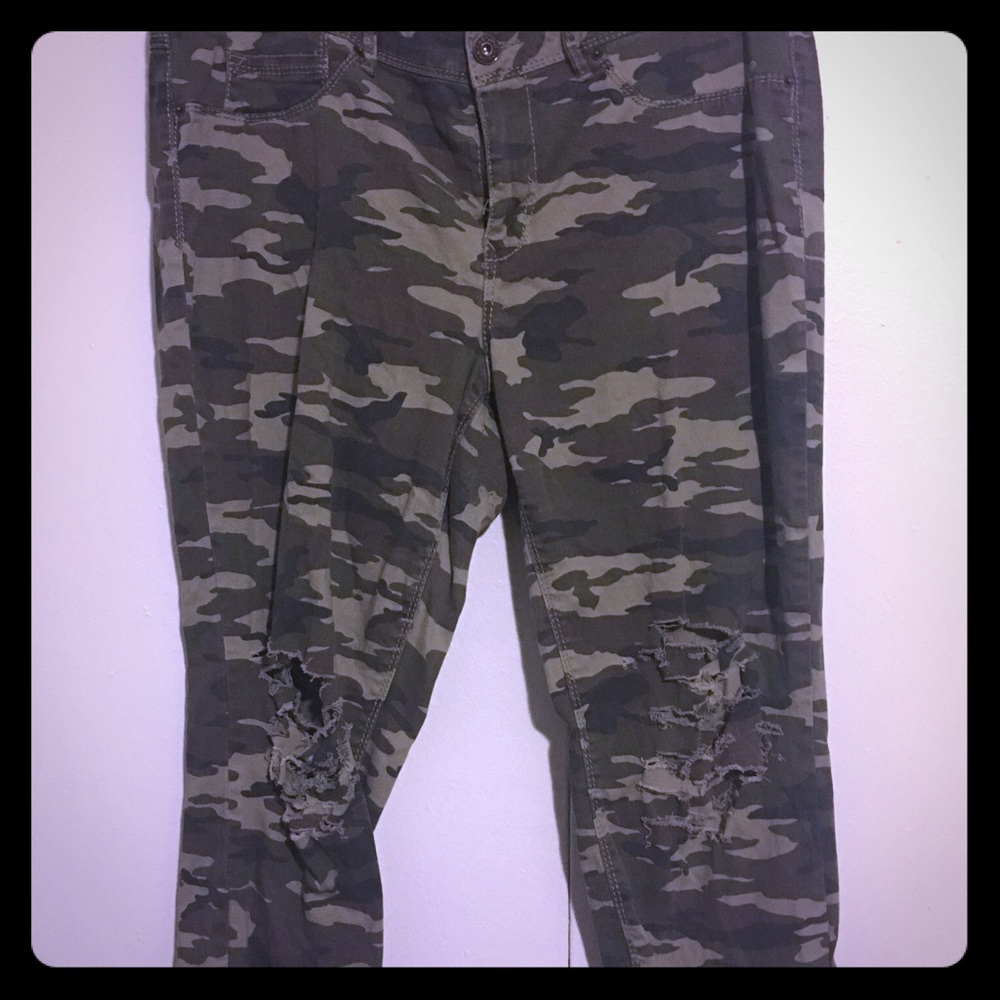 Camo Capris