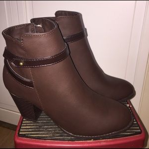 Cushion Walk New Brown Booties