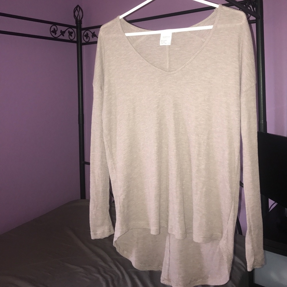 TILLY'S FLOWY SWEATER/TOP
