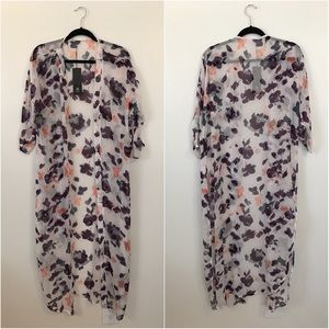 $6 SALE: Long Floral Kimono
