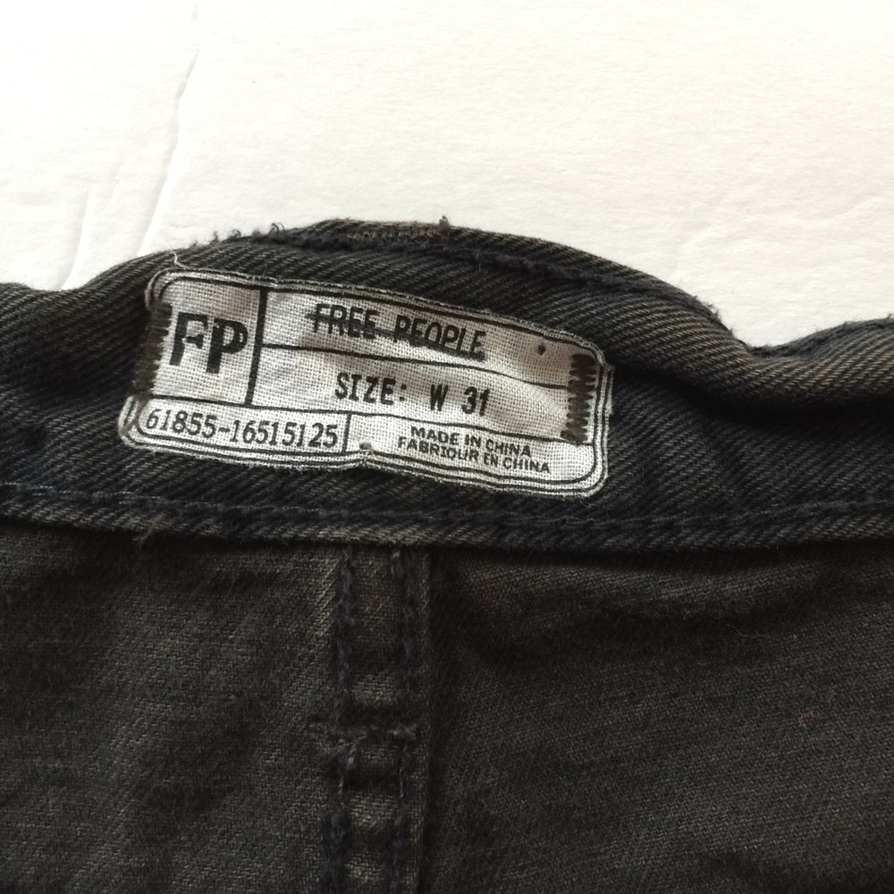 FREE PEOPLE SHORTS - Picture 2 of 2