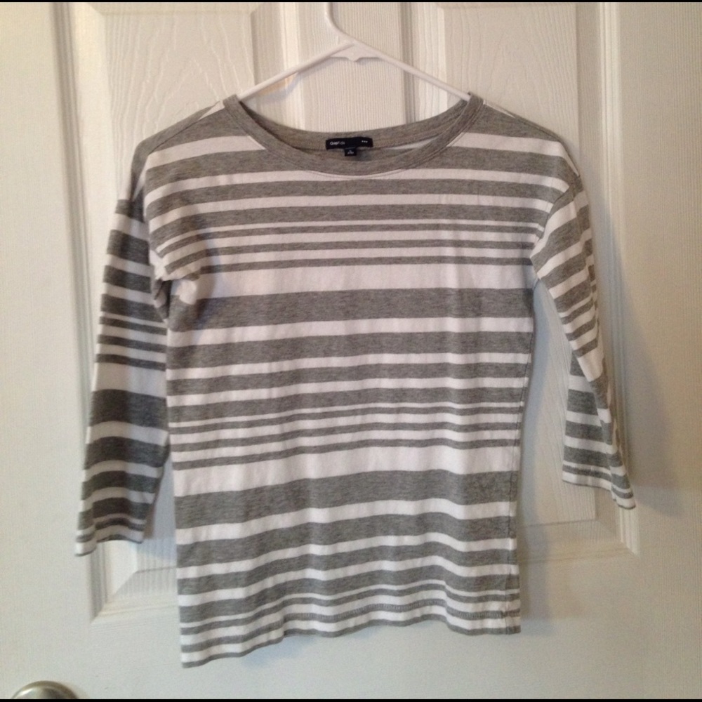 Grey and white three quarter sleeve shirt
