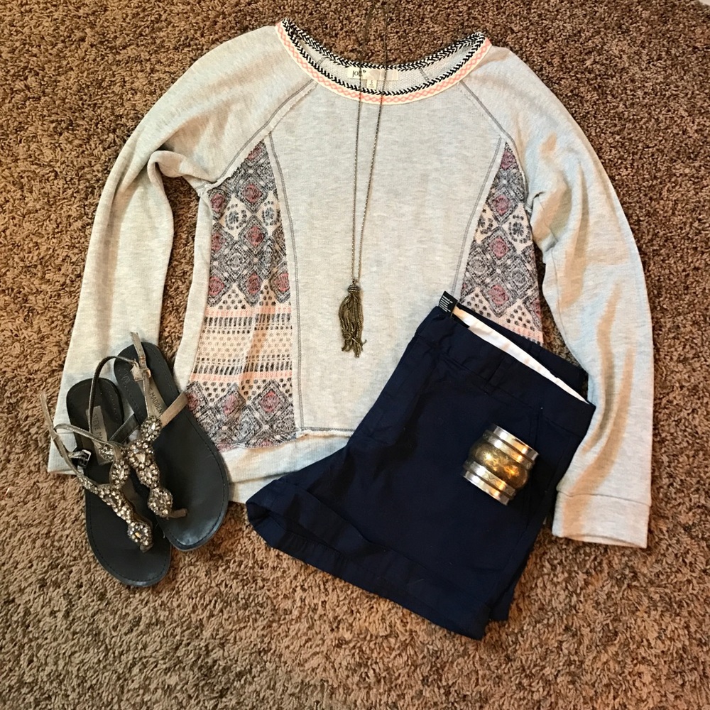 🐘Gray, Navy and Tangerine Sweatshirt🐘