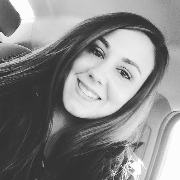 Meet your Posher, Laura - Picture 1 of 1