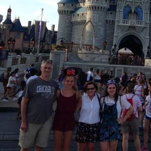 Meet your Posher, Lisa