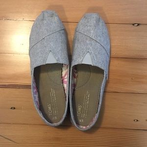 Heather gray Toms sz 9