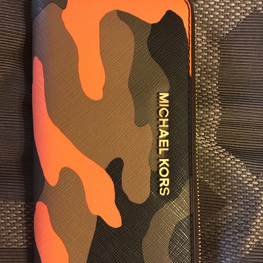 ***SOLD***Michael Kors Camo Wallet