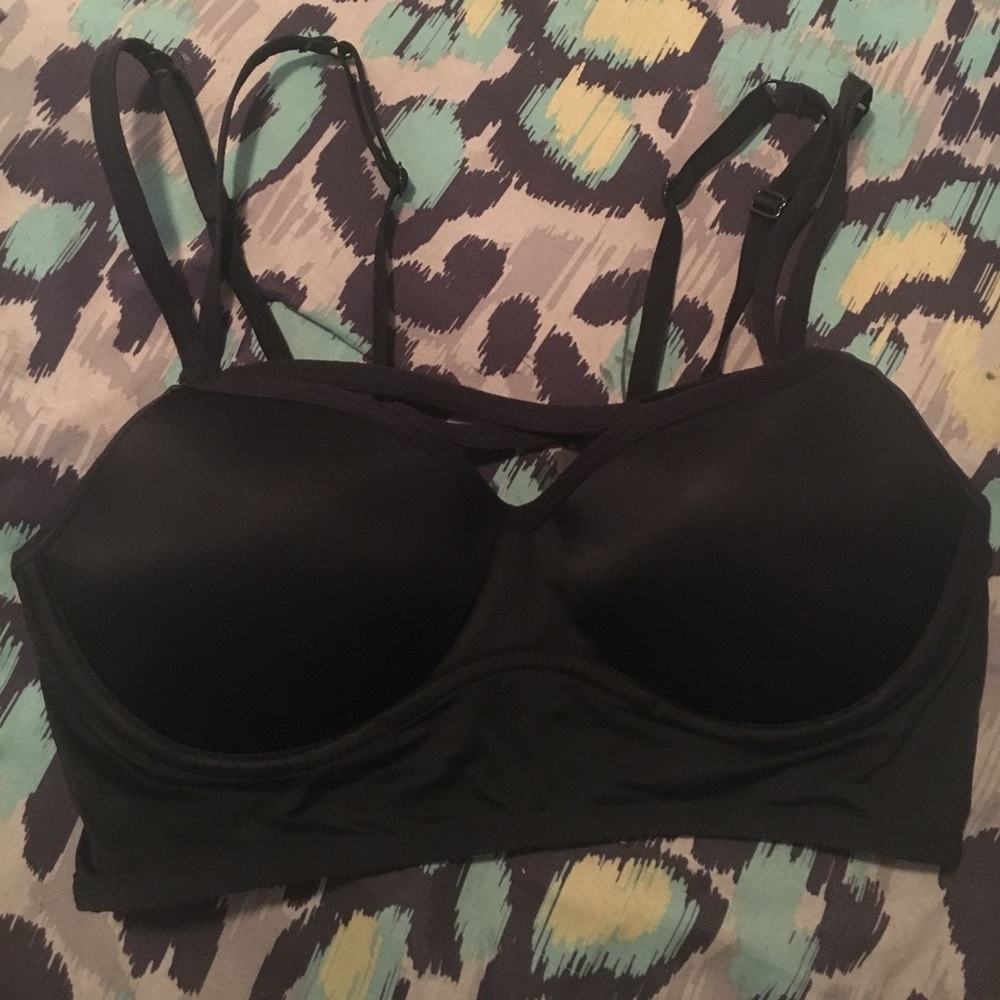 ISO 💕 Vs Pink Caged Bralette ✨ - Picture 2 of 2