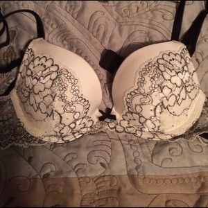 Victoria's Secret dream angels push up bra