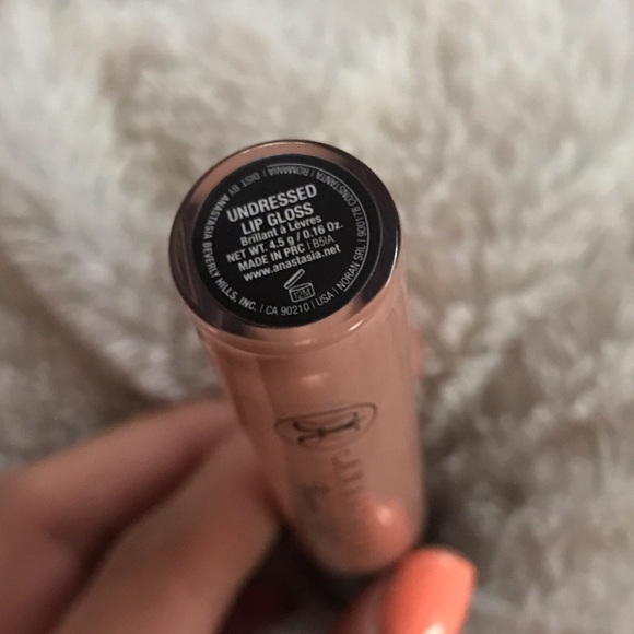 Anastasia Beverly Hills Lipgloss "Undressed" - Picture 2 of 3