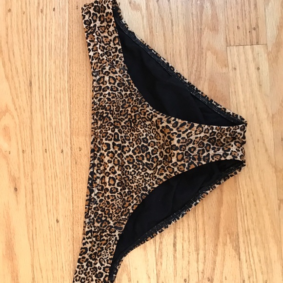 Cheetah print bikini bottom - Picture 1 of 1