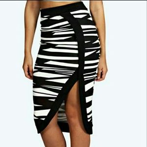 New Boohoo  Blck and White strech skirt sz 10