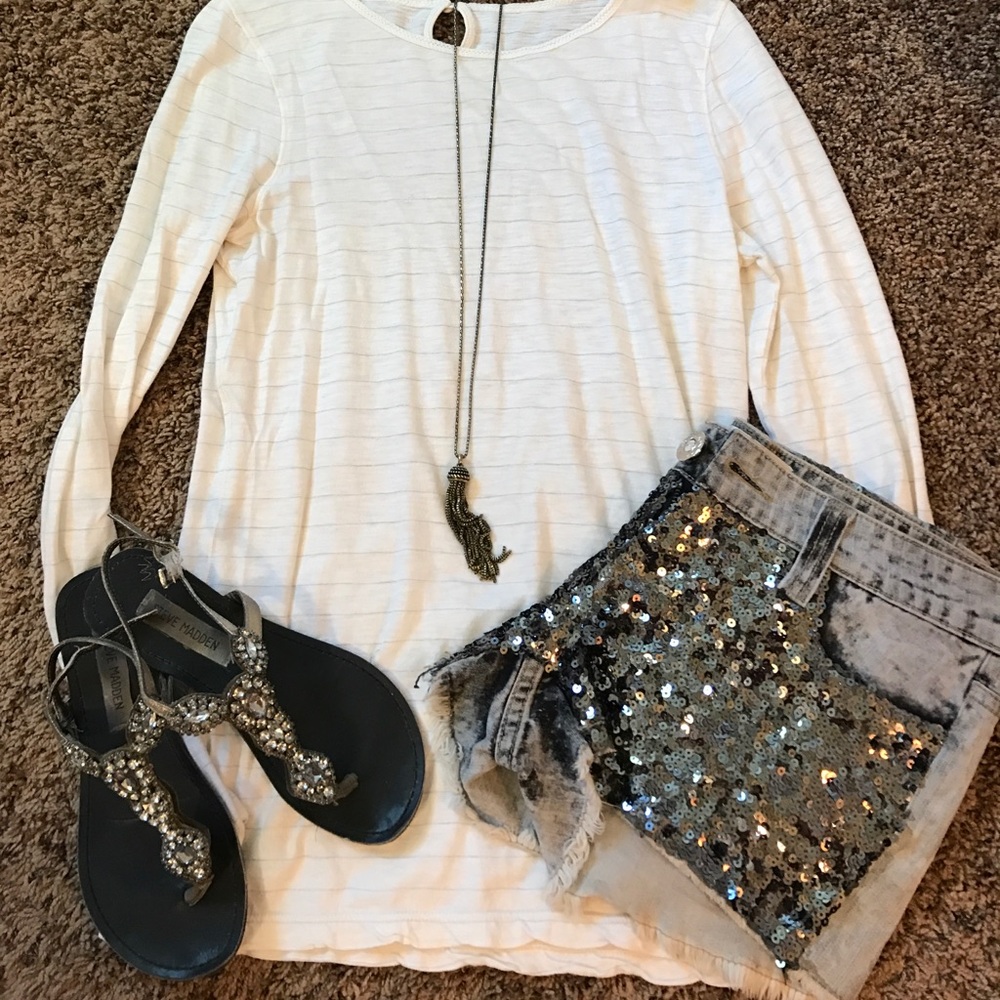 🐘Gray and beige sparkly striped shirt🐘