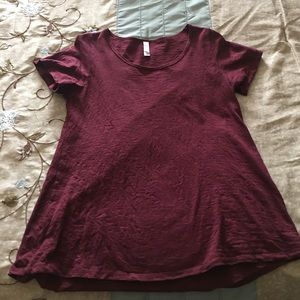 LuLaRoe Medium Classic Tee