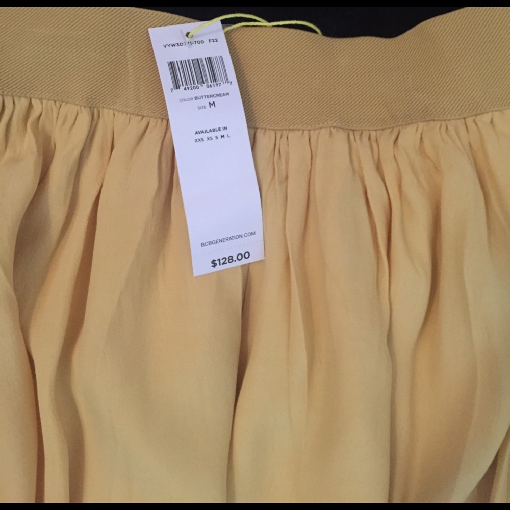 💥💥 Clearance. BCBG gold Hi Low skirt, brand new!
