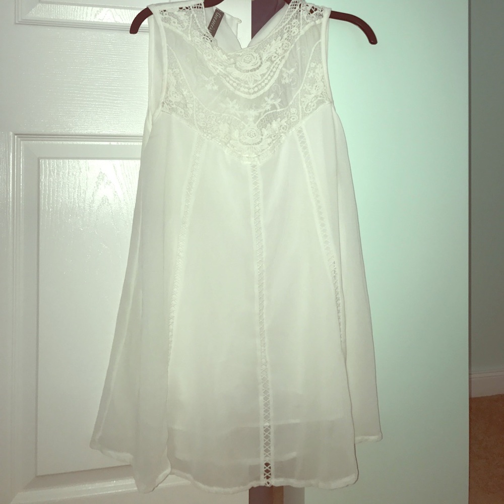 Cute white flow dress