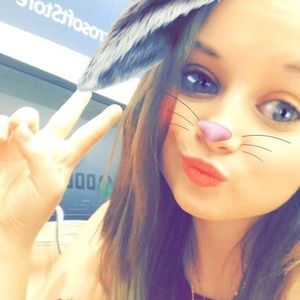 Meet your Posher, Alicia