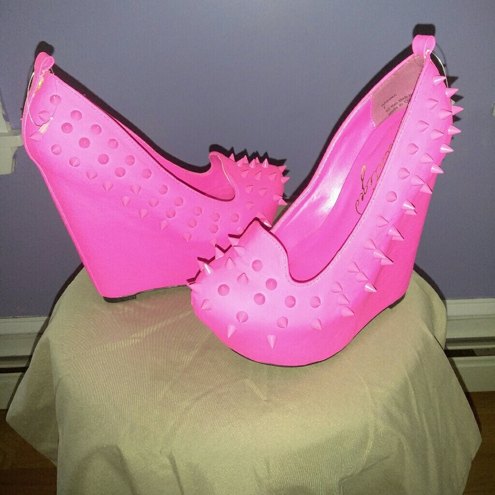 Pink studded wedges