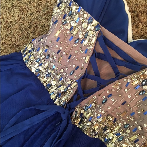 BLUE STRAPLESS PROM DRESS😍😍 - Picture 3 of 4