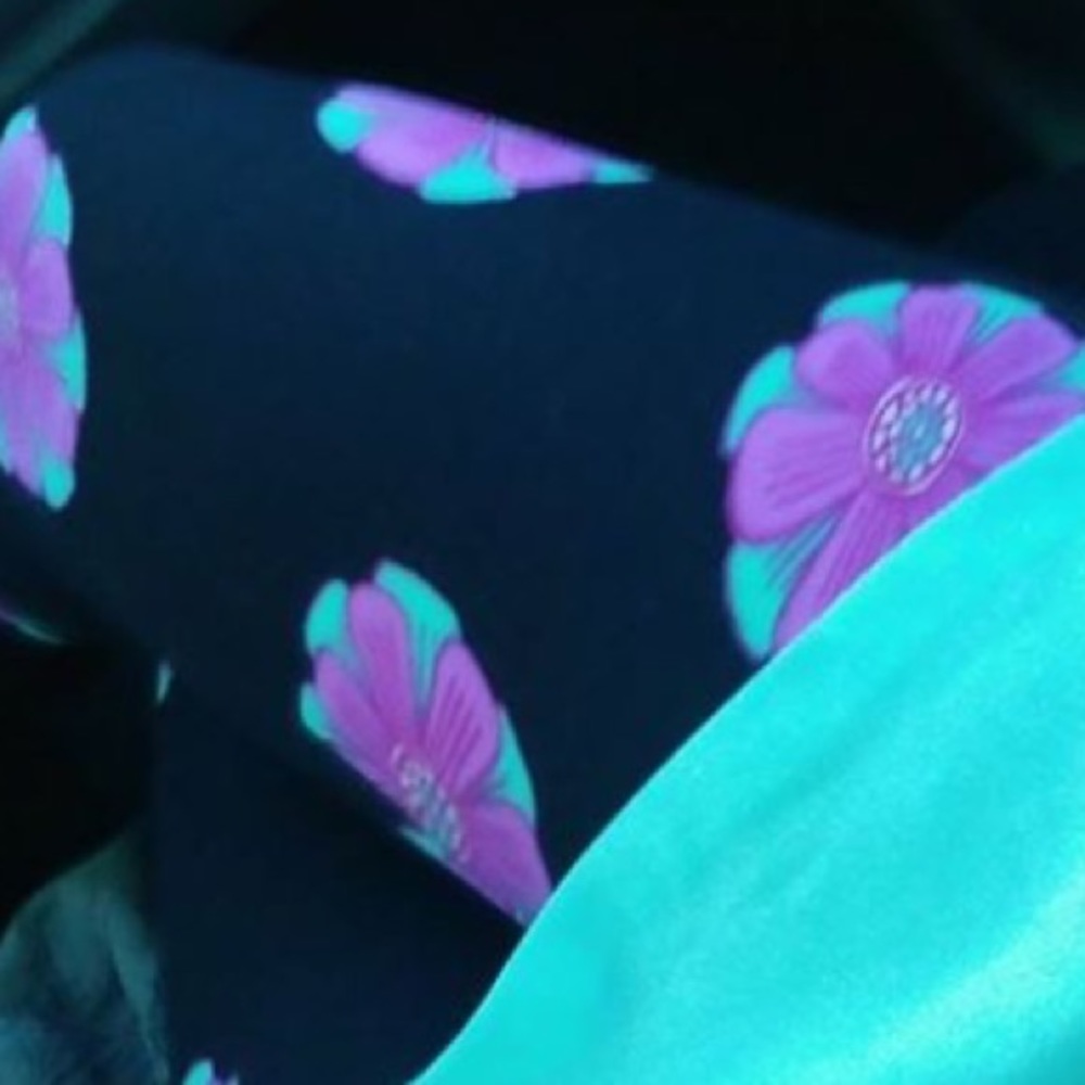 ISO these lularoe leggings!