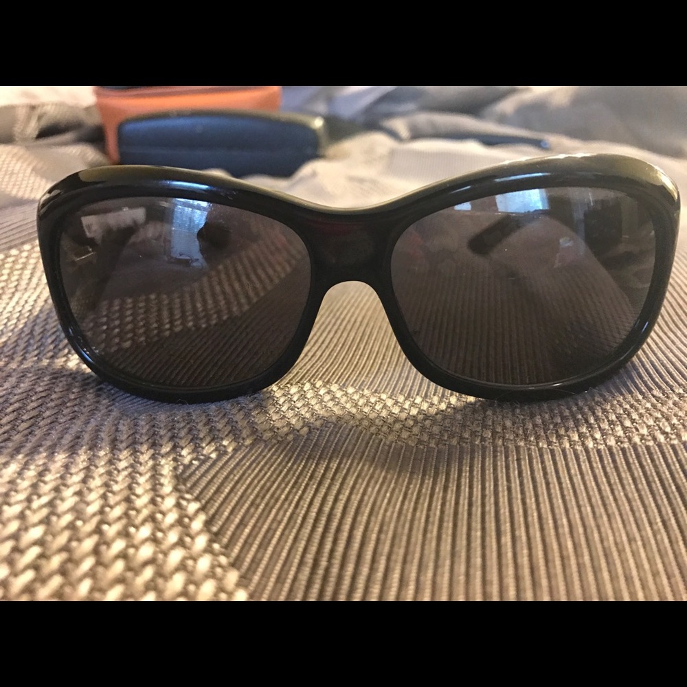 Authentic Gucci sunglasses 😎