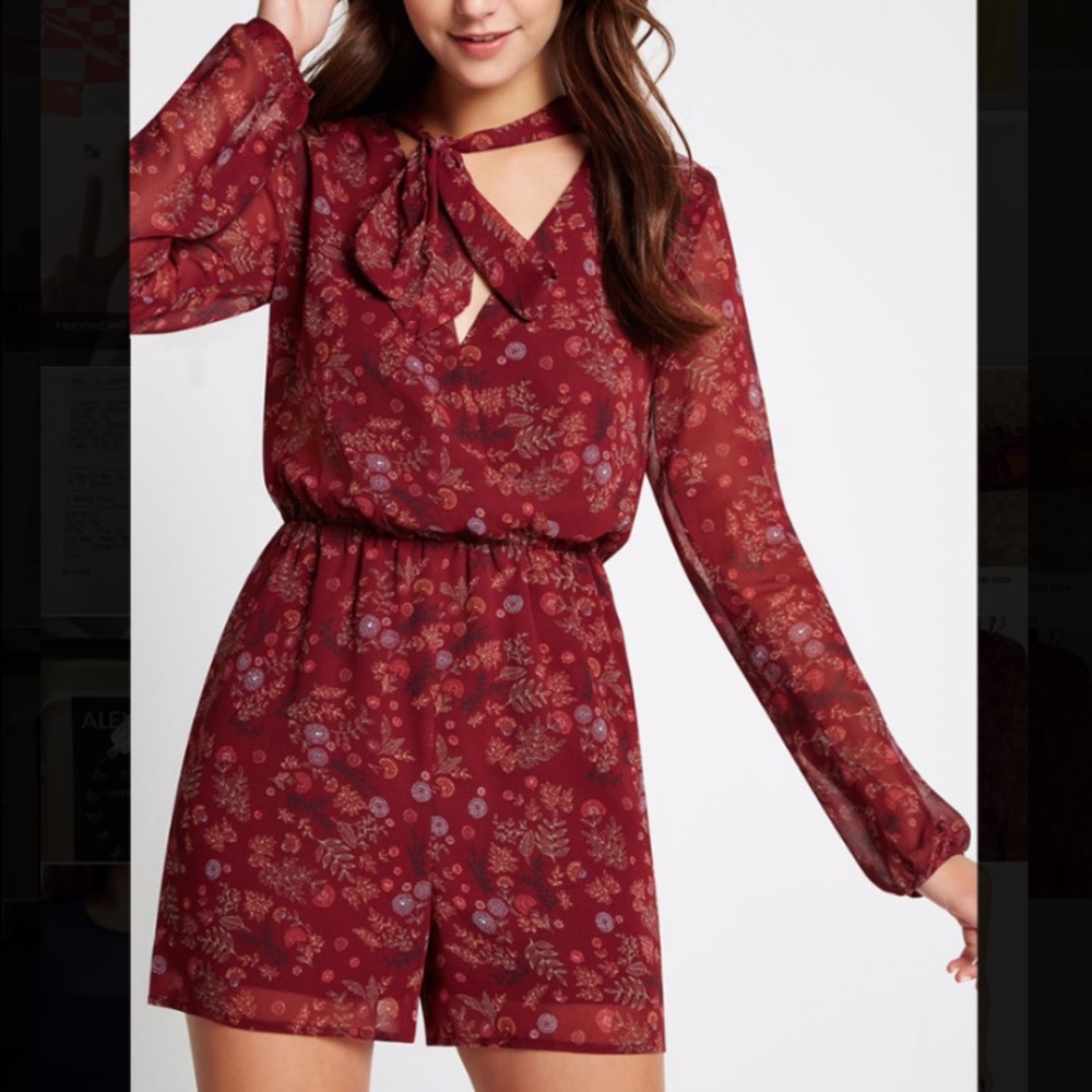 BCBGeneration Floral Print Scarf-Neck Romper NWT