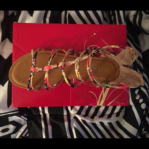 Sandals - Picture 1 of 2