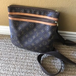 Louis Vuitton Bosphore Pochette
