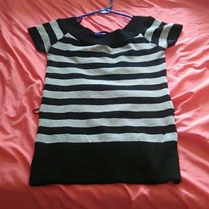 Black and grey sweater shirt