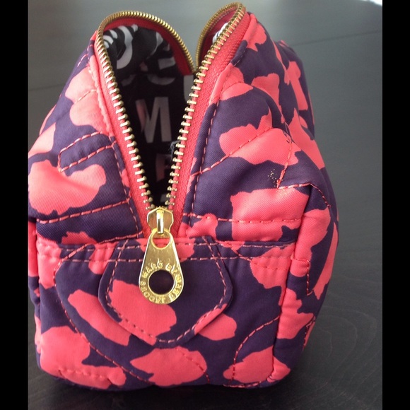 Marc Jacobs Nylon Makeup Cosmetic Case - Picture 3 of 5