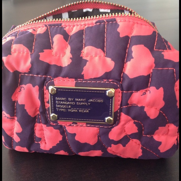 Marc Jacobs Nylon Makeup Cosmetic Case - Picture 4 of 5