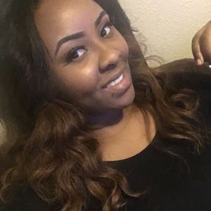 Meet your Posher, Monique