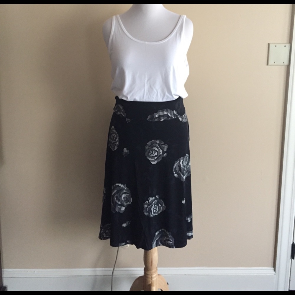 LuLaRoe azure black and white roses
