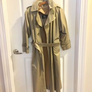 Authentic Burberry with wool lining trench coat
